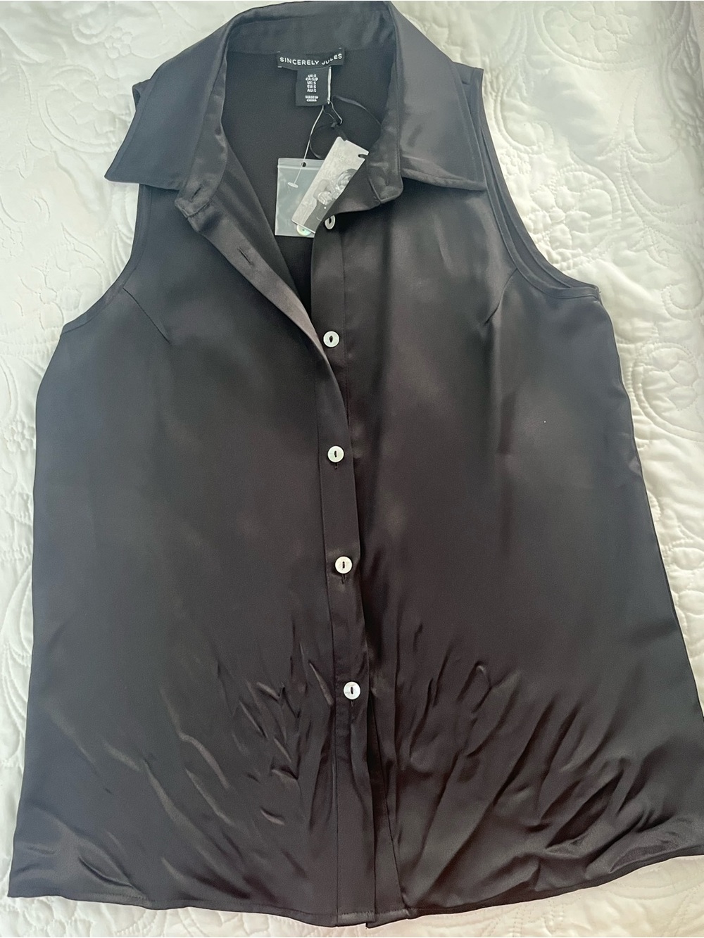 Sincerly Jules Black Sleeveless Satin Tie-Front Blouse Size Small - Picture 3 of 8